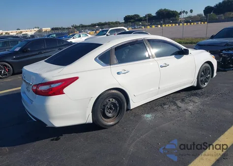 2017 Nissan Altima 2.5 S z USA, uszkodzony, nr VIN 1N4AL3AP2HC149373